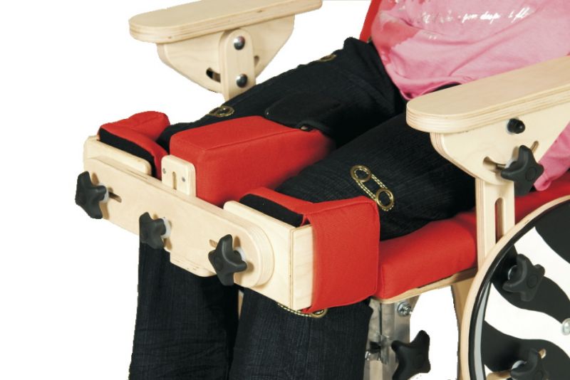 stabilizatoare-pentru-genunchi-pentru-scaun-terapeutic-zebra-pentru-copii-cu-dizabiliti-1